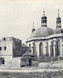 Karlov 1890 - kostel a zbytky opevnění, strážní věže