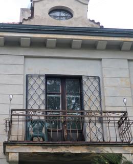 Balkon s vikýřem (Foto M. Polák, říjen 2020)