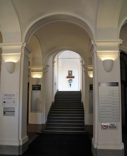 Vstupní schodiště (Foto M. Polák, 2020)