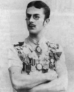 Nejznámější fotografie J. Rösslera-Ořovského s medailemi