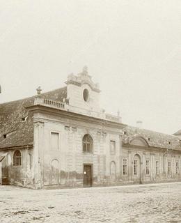 Městský chudobinec, Vyšehradská, kolem 1890 (před zbořením). Zdroj: MMP, č. H 013 890