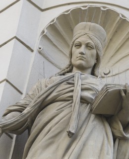 Sv. Ludmila, Dům U Prasátků