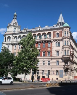 Dům Resslova 1775/1 (Jiráskovo nám.)