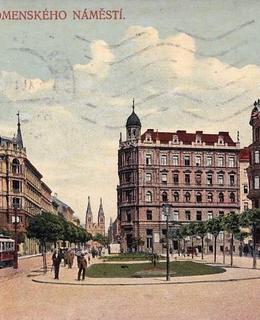 Náměstí I. P. Pavlova, hotel Gráf zcela vpravo. (Archiv autora)