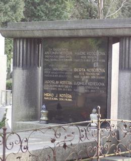 Hrobka Kotěrovy rodiny. Foto: P. Líbal