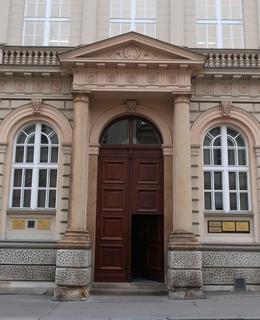 Hlavní vchod (Foto M. Polák, 2022)