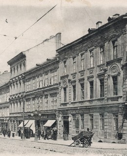 Zcela vpravo původní dům pošty (pohlednice)