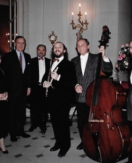 Koncert pro prezidenta, 1990. S. Temple, G. Bush, K. Růžička, J. Stivín, F. Uhlíř, J. Vejvoda