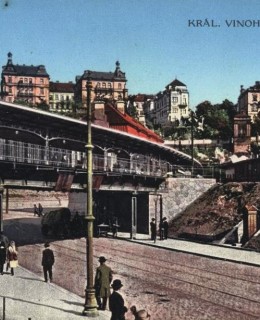 Nádraží na pohlednici z archivu M. Poláka