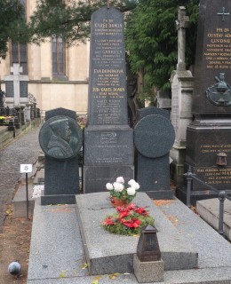 Hrob rodiny Dominových (Foto M. Polák, dušičky 2023)