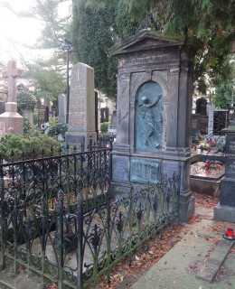 Hrob rodiny Maixnerových a Šebkových (Foto M. Polák, 2023)