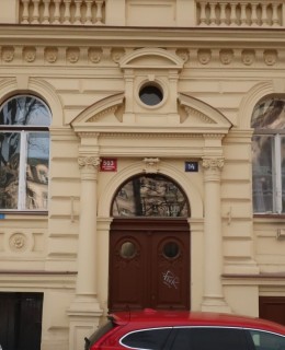 Umístění pamětní desky na domě Na Smětance čp. 503/14 (Foto M. Polák)