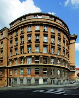 Budova bývalé Čs. tabákové režie, Slezská 9. Nyní Městský soud v Praze