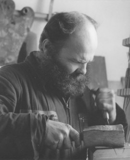 Jiří Altmann při práci. Zdroj: Post Bellum, archiv rodiny