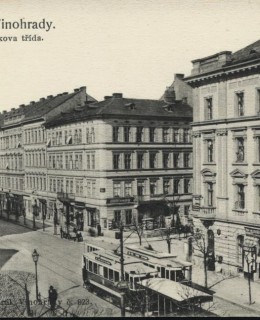 Dobová pohlednice Bělehradské třídy ze sbírky M. Poláka