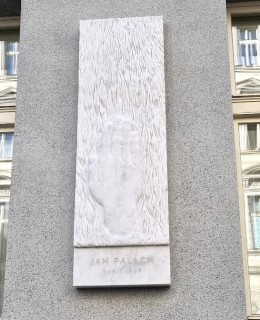 Pamětní deska Jan Palach, autorka Tereza Štětinová, 2025