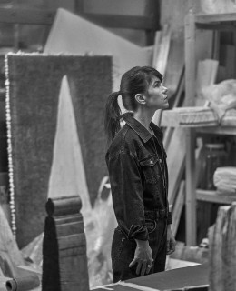 autorka pamětních desek Tereza Štětinová