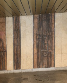 Keramické reliéfy Praha husitská (Foto M. Polák, 2025)