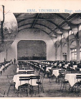 rotunda, interiér Bílkova Pavillonu, pohlednice r. 1916