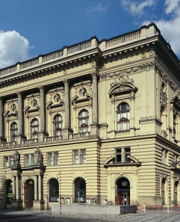 Národní dům na Vinohradech, náměstí Míru