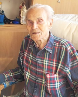 Karel Bažant oslavil v r. 2004 své 100. narozeniny. Zdroj: Čs. obec legionářská