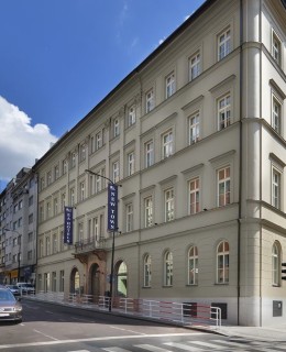 Rodný dům Terézy Novákové na rohu Žitné 28 a V tůních. 