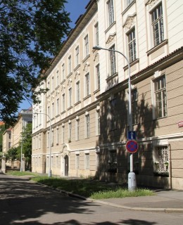 Votočkova ulice v univerzitním kampusu Albertov 