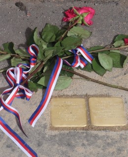 Kameny zmizelých manželů Stutzových (Foto M. Polák, 2025)