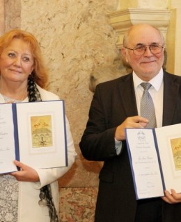 Daniela a Jan Řeřichovi s Diplomem Senátu Parlamentu ČR v r 2016