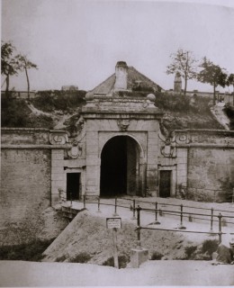 Žitná brána, která nahradila Slepou (Svinskou bránu)