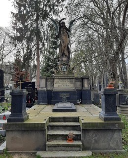 Hrobka Friedländerů na Vinohradském hřbitově, zdroj: wikipedie