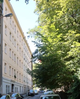 Dům Pod Zvonařkou 6, kde Padrtovi bydleli