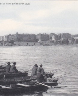 Vltava a nábřeží od Smíchova