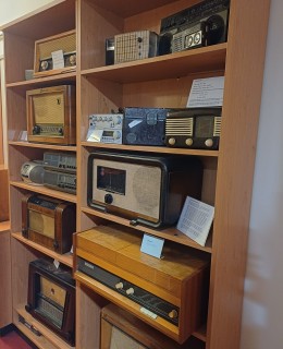 ze sbírek rozhlasového muzea