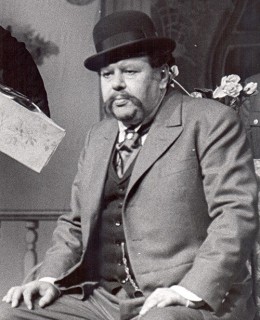 V. Krška jako Emanuel Střela, Jedenácté přikázání (1981). Zdroj: Bulletin DnV, Portrét V. Krška V. Krška jako Emanuel Střela, Jedenácté přikázání (1981). Zdroj: Bulletin DnV, Portrét V. Krška