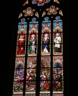 Okno s vitrají Smrt sv. Václava (Foto M. Polák)