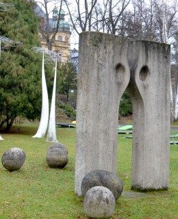 Eva Kmentová: Brána snů. zdroj: wikipedie Eva Kmentová: Brána snů. zdroj: wikipedie