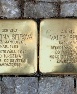 Kameny zmizelých manželů Spirových (Foto M. Polák, červen 2026)