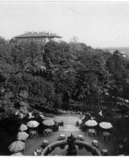 Pohled na Gröbeho vilu od Grotty, 1931, AMP