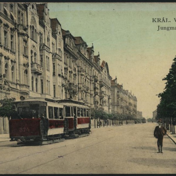 Vinohradská třída na dobové pohlednici ze sbírky M. Poláka