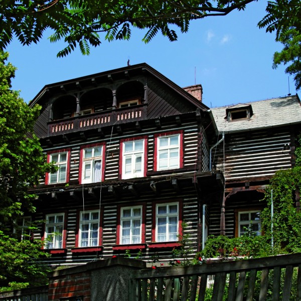 Vila Osvěta a vinohradské historizující vily