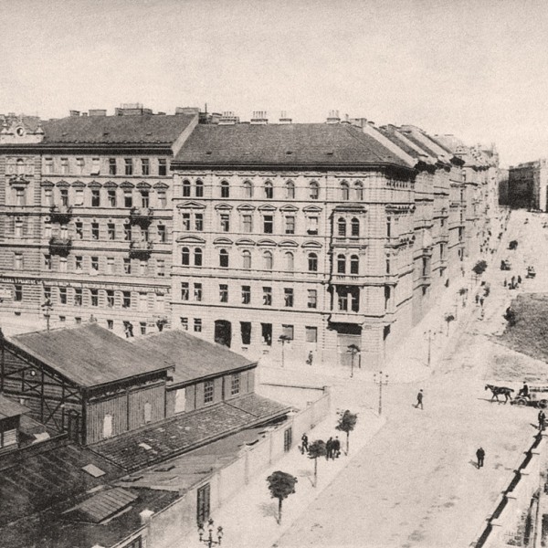 Vinohradská třída na dobové pohlednici ze sbírky M. Poláka