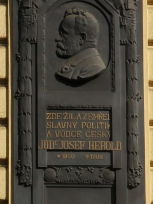 Josef Herold, Francouzská ulice č.p. 593/5, Vinohrady (autor fotografie: Milan Polák)