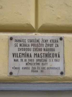 Pamětní deska V. Mastníkové (autor fotografie: Dagmar Broncová)