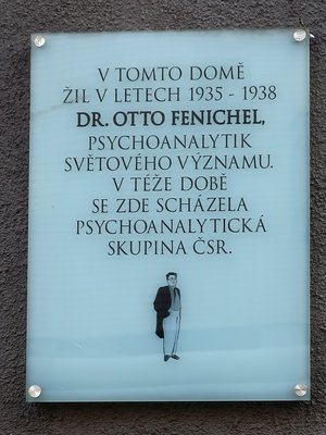 Pamětní deska Otto Fenichela (Foto M. Polák, 2020)