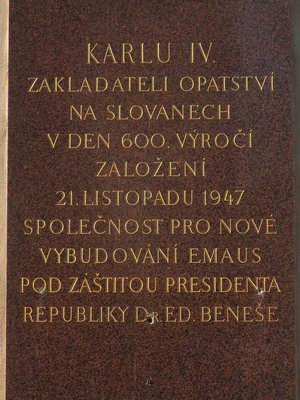 Deska věnovaná Karlu IV. (Foto M. Polák, únor 2021)