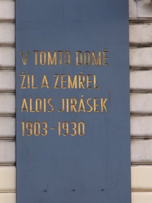 Alois Jirásek, Jiráskovo náměstí č.p. 1775/4, Nové Město (autor fotografie: Milan Polák, 2017))