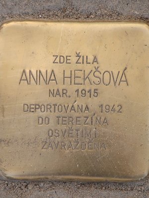 "Kámen zmizelých" se jménem Anny Hekšové (Foto M. Polák, 2021)