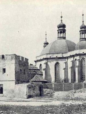 Karlov 1890 - kostel a zbytky opevnění, strážní věže	