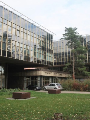 Modernistické Pragerovy budovy v listopadu 2022 (Foto M. Polák)